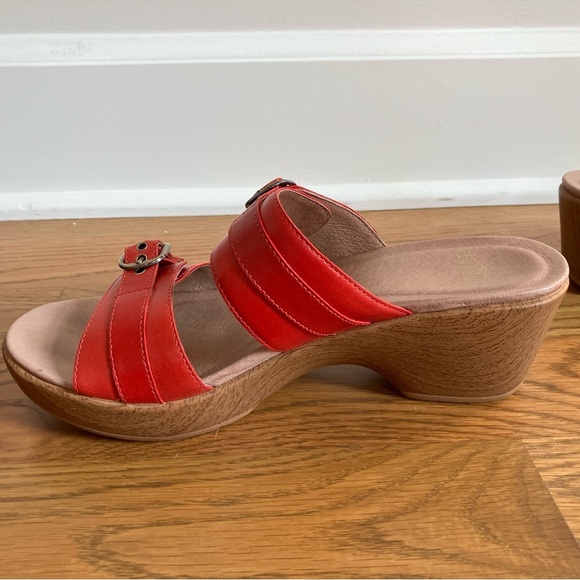 EUC Dansko Size 9.5 to 10EUR 40 Jessie Red Leather Wedge Sandals Womens Shoes - Picture 4 of 12